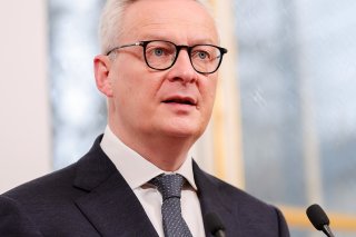 Le ministre français de l'économie Bruno Le Maire est actuellement en discussion pour une charge de cours auprès du centre E4S, une joint venture de l'EPFL, l'IMD et l'UNIL. KEYSTONE/EPA POOL/TERESA SUAREZ / POOL